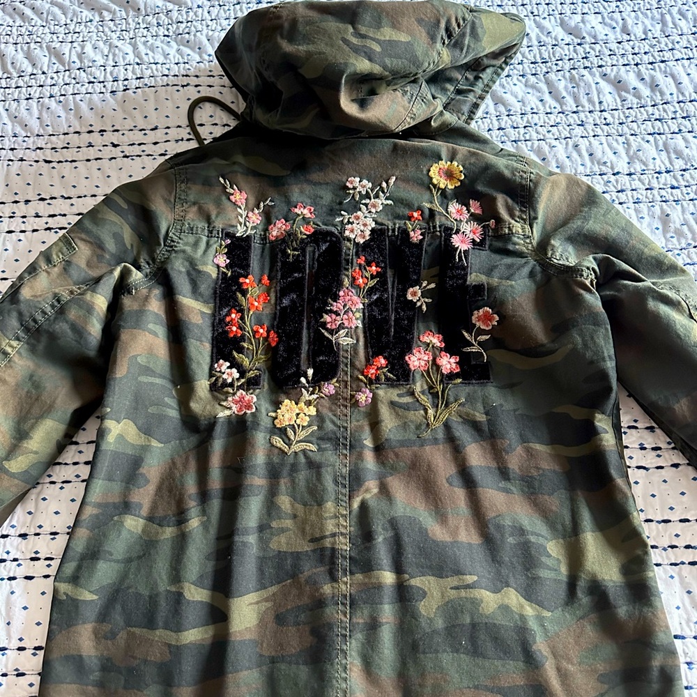Camo Floral Love American Eagle Jacket - Small